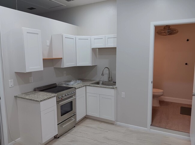 Building Photo - 7195 Reymoor Dr Unit Reymoor Place