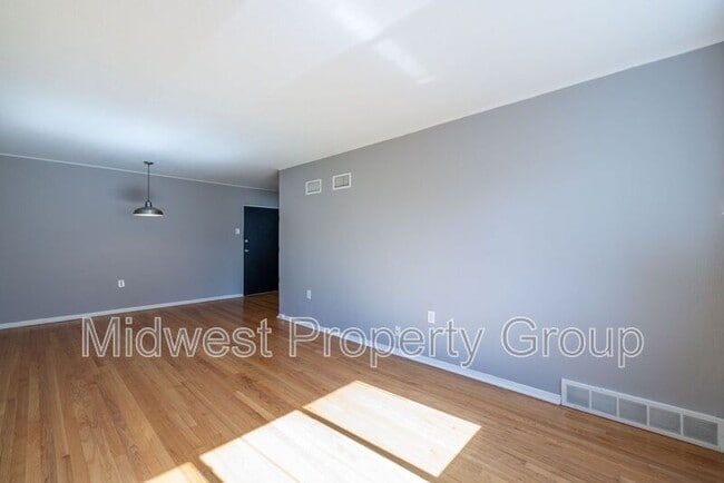 Photo - 2507 S Big Bend Blvd