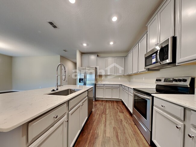 Photo - 172 Hemlock Point