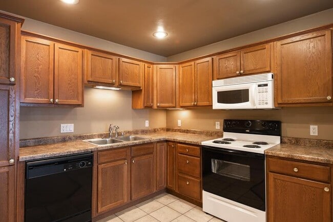 Photo - 830 E Elm Dr