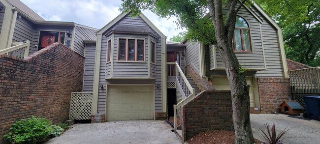 Photo - 2 Bed/ 2.5 Bath Townhouse