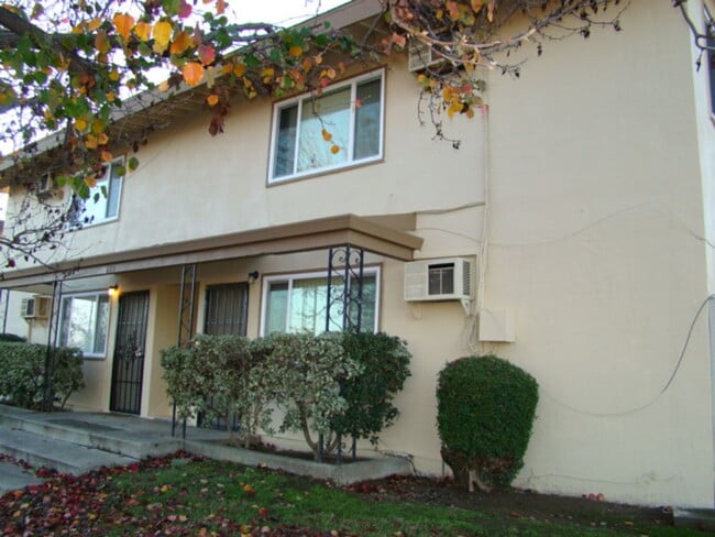 Building Photo - 680 Waldo Rd Unit C
