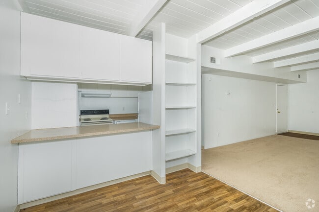 2BR, 1BA - 1,020 SF - Alvarado Sunset