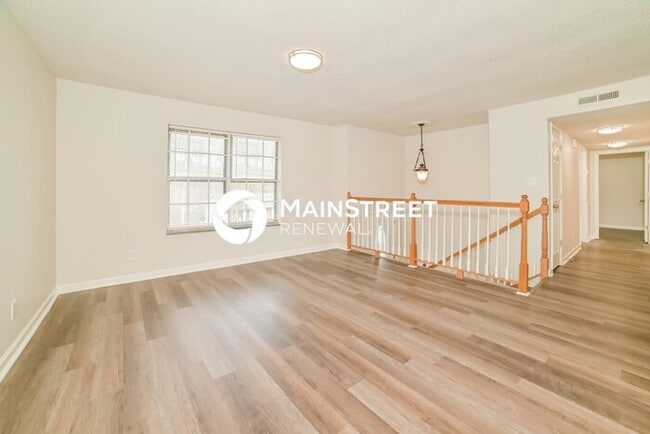 Photo - 4 Bedroom Pet-Friendly Home in Knoxville, TN with Main Street Renewal