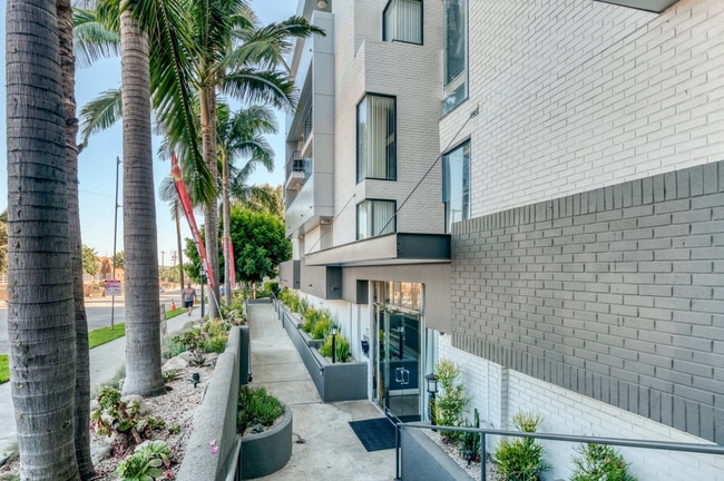 1223 Federal Ave