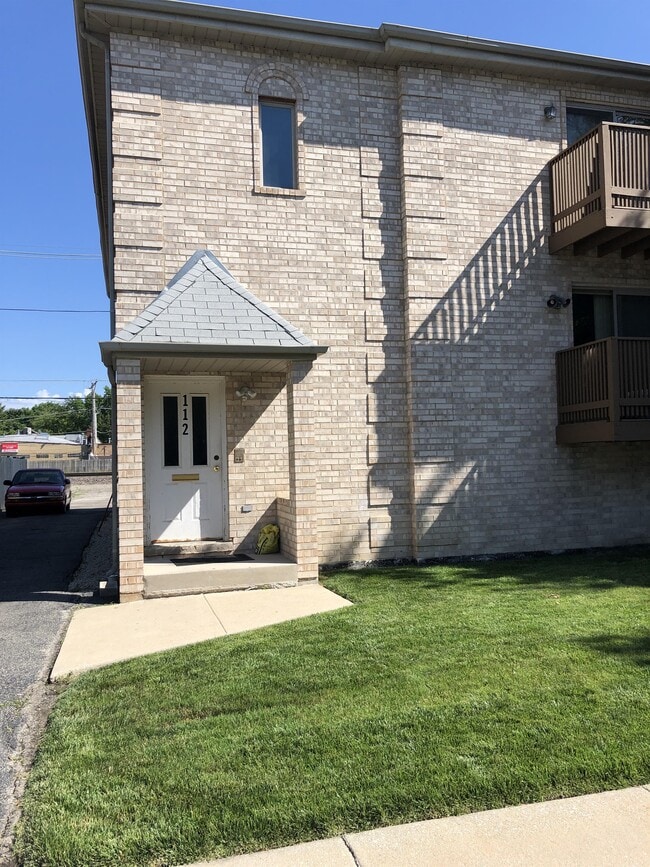Photo - 112 E Quincy St Unit 2