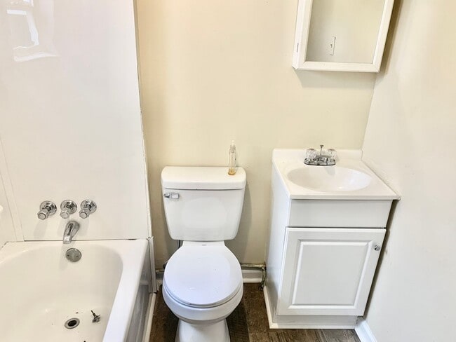 Photo - 1069 Flint Hill St