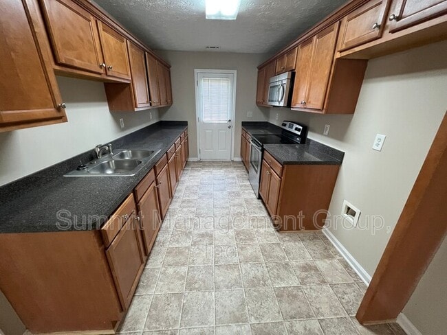 Photo - 158 Elder Dr SE