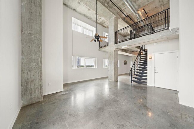 Photo - 2000 Bagby St Condo Unit 13413