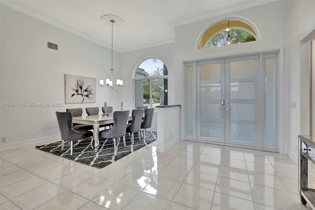 Photo - 2922 Medinah