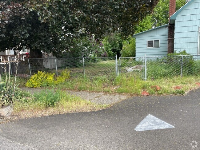 Building Photo - 1323 Y Ave Rental
