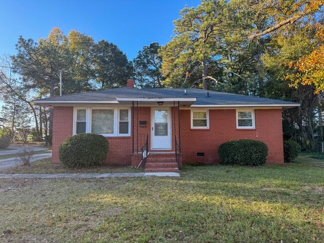 Building Photo - Charming 3 Bed 1 Bath Home Conveniently Located in Fayettevile