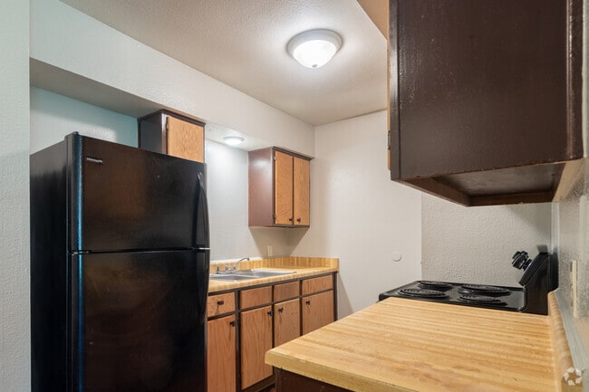 Whisper Oaks Apartments