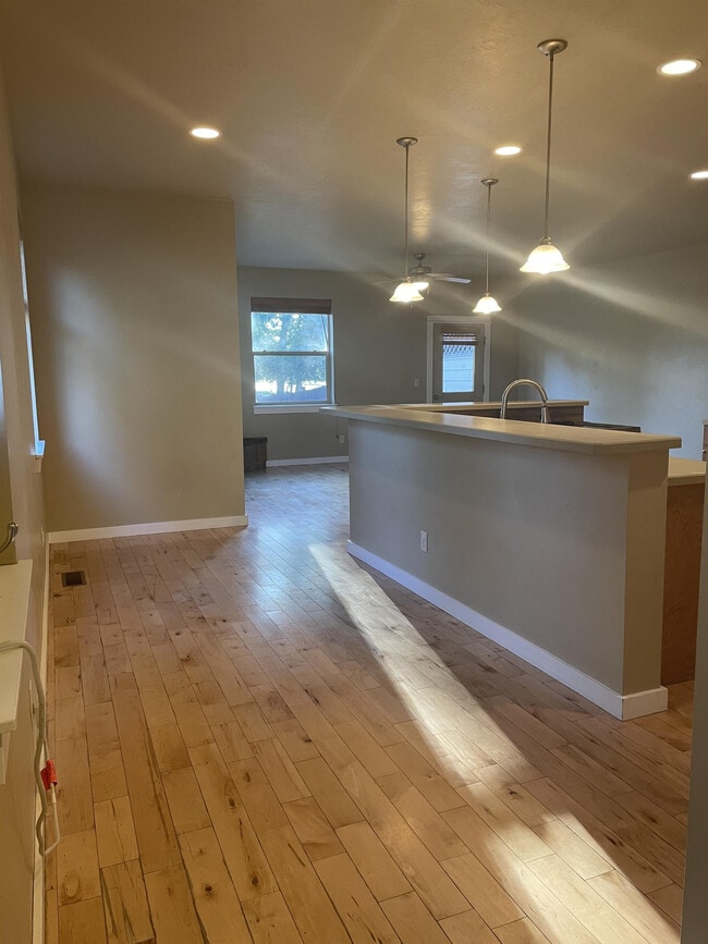 Photo - 640 Sanders Ave