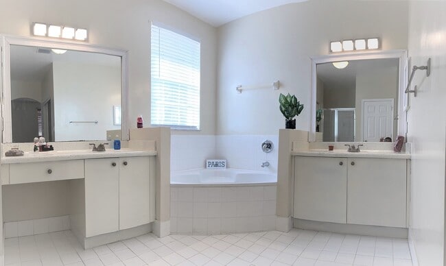 Photo - 14300 SW 159th Pl