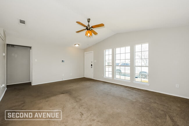 Photo - 1937 Red Cloud Dr