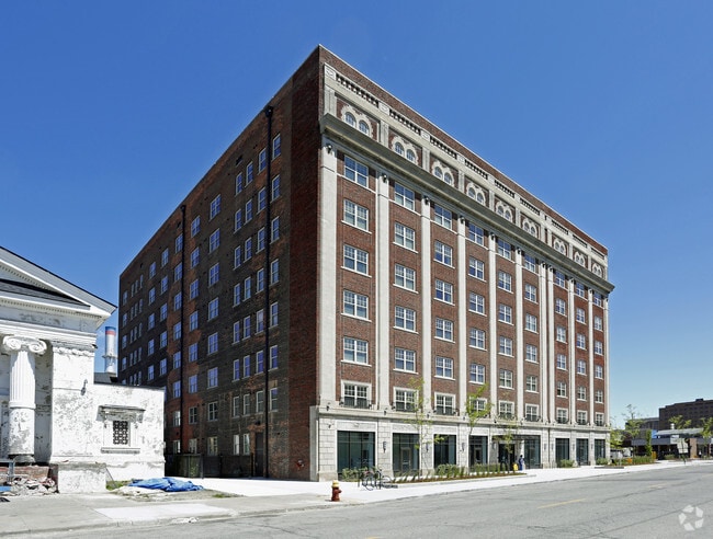 Building Photo - Strathmore Apartments
