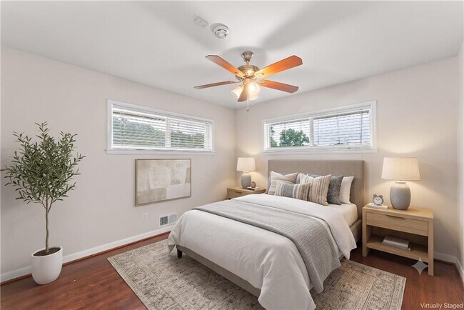 Photo - 2352 Elmwood Cir SE