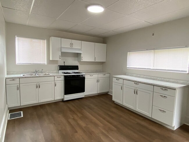 Building Photo - 200 Onyx Ave Unit #1