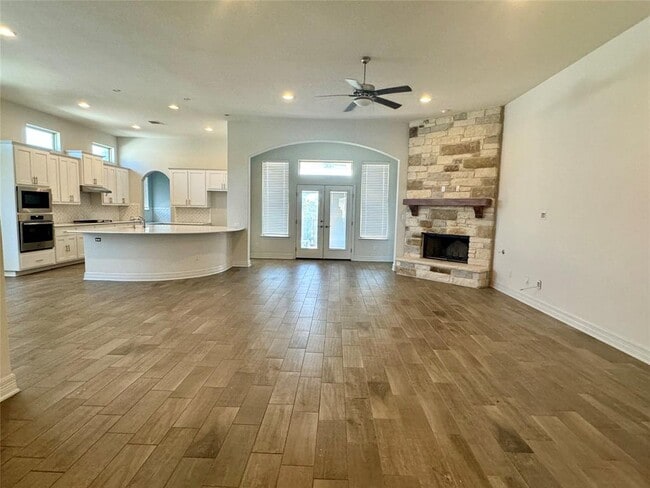 Building Photo - 124 Woodway Bend Rental