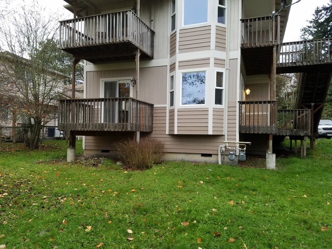 Front - 2210 Xenia St Unit B