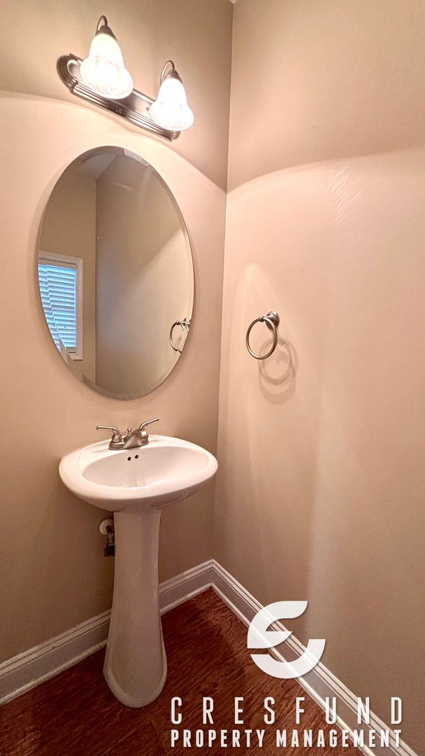 Photo - 2 BED, 2 BATH TOWNHOME WITH GARAGE AVAILABLE NOW!!!!!!!!!