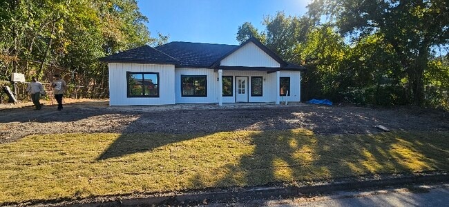 Photo - 3112 St Louis St