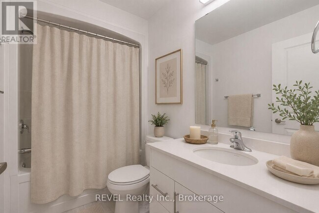 Photo - 35 Southworth St N