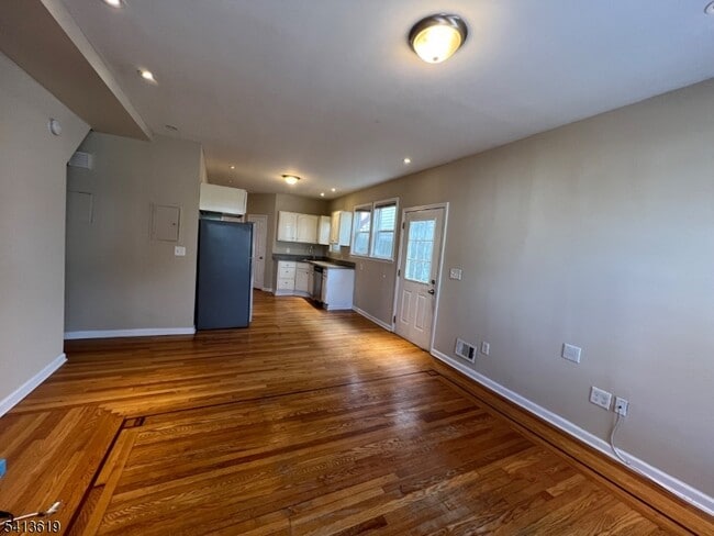 Photo - 163 E 22nd St