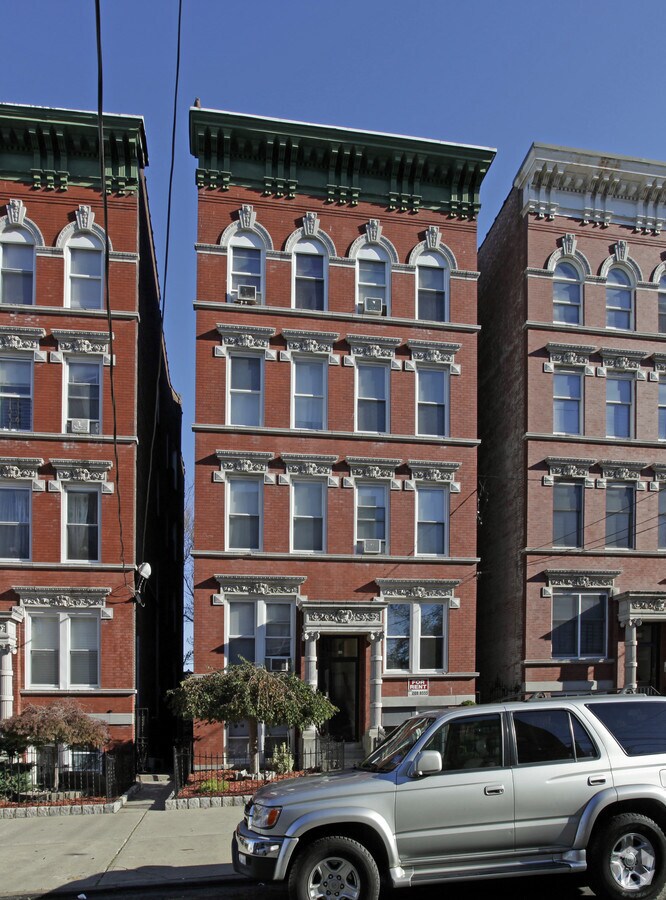 Photo - 140 Duncan Ave