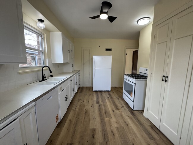 Photo - 234 E Pleasant St Unit B