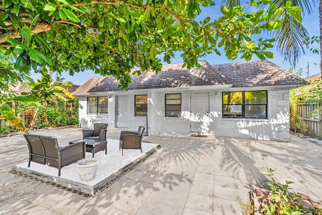 Photo - 1515-1517 NW 8th Ave Casa