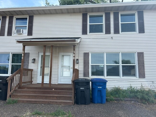 386 9th Ave E