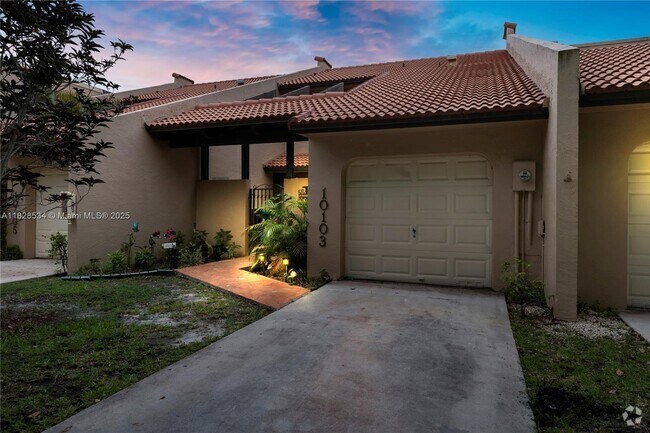 Building Photo - 10103 Costa Del Sol Blvd Rental