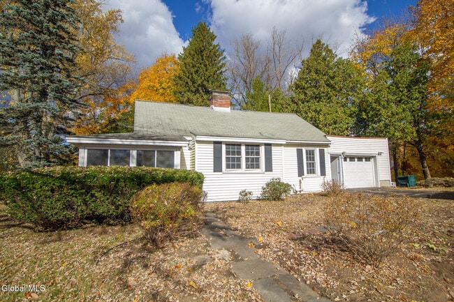 Photo - 183 Old Niskayuna Rd House