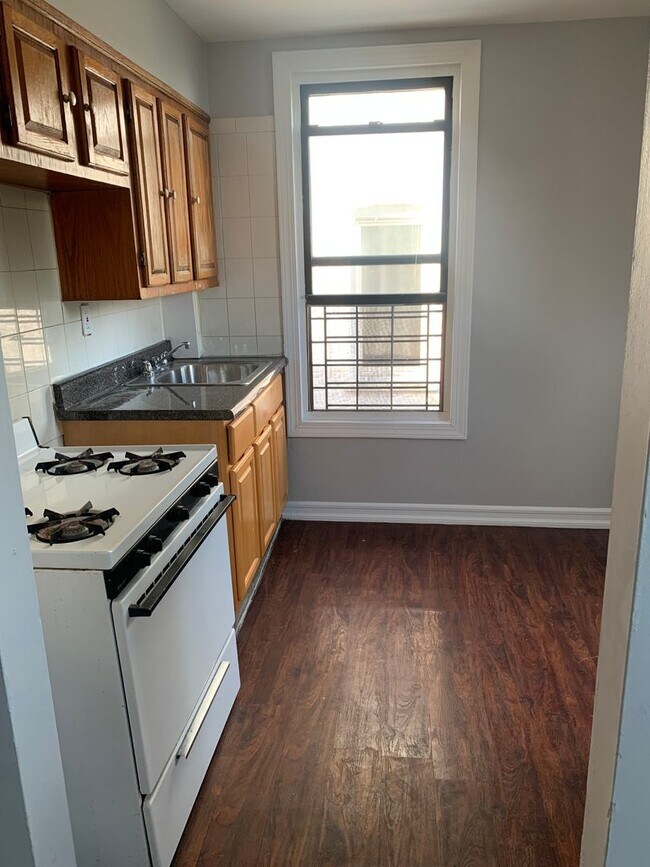 Photo - 280 Hawthorne Avenue Unit 6