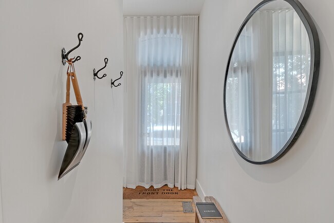 Photo - 20 Boulton Ave