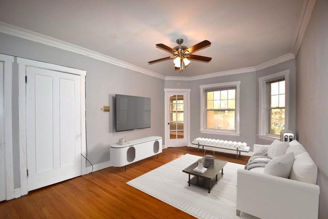 Photo - 4406 N Rockwell St Unit 4406-3