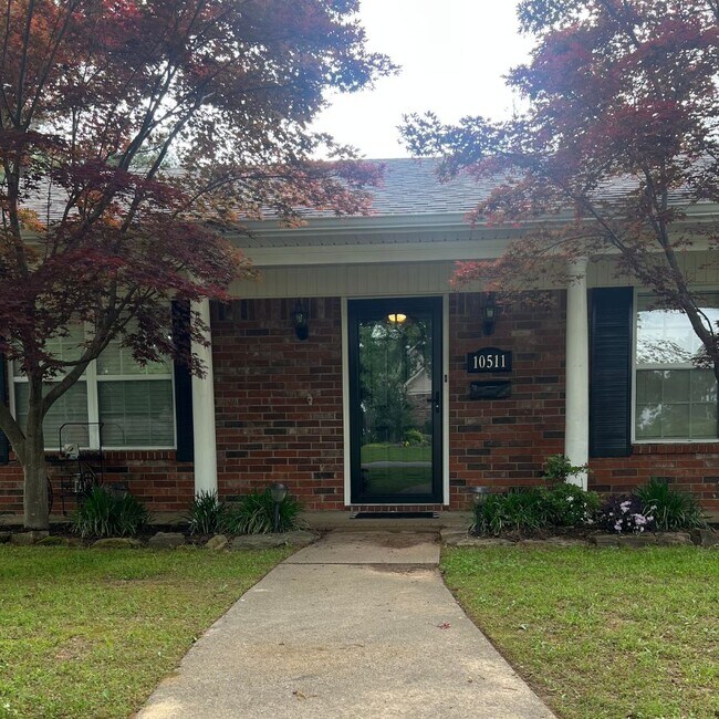 Photo - 10511 Meandering Way