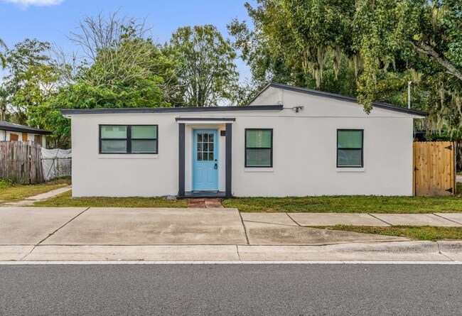 Building Photo - 1260 Seminola Blvd