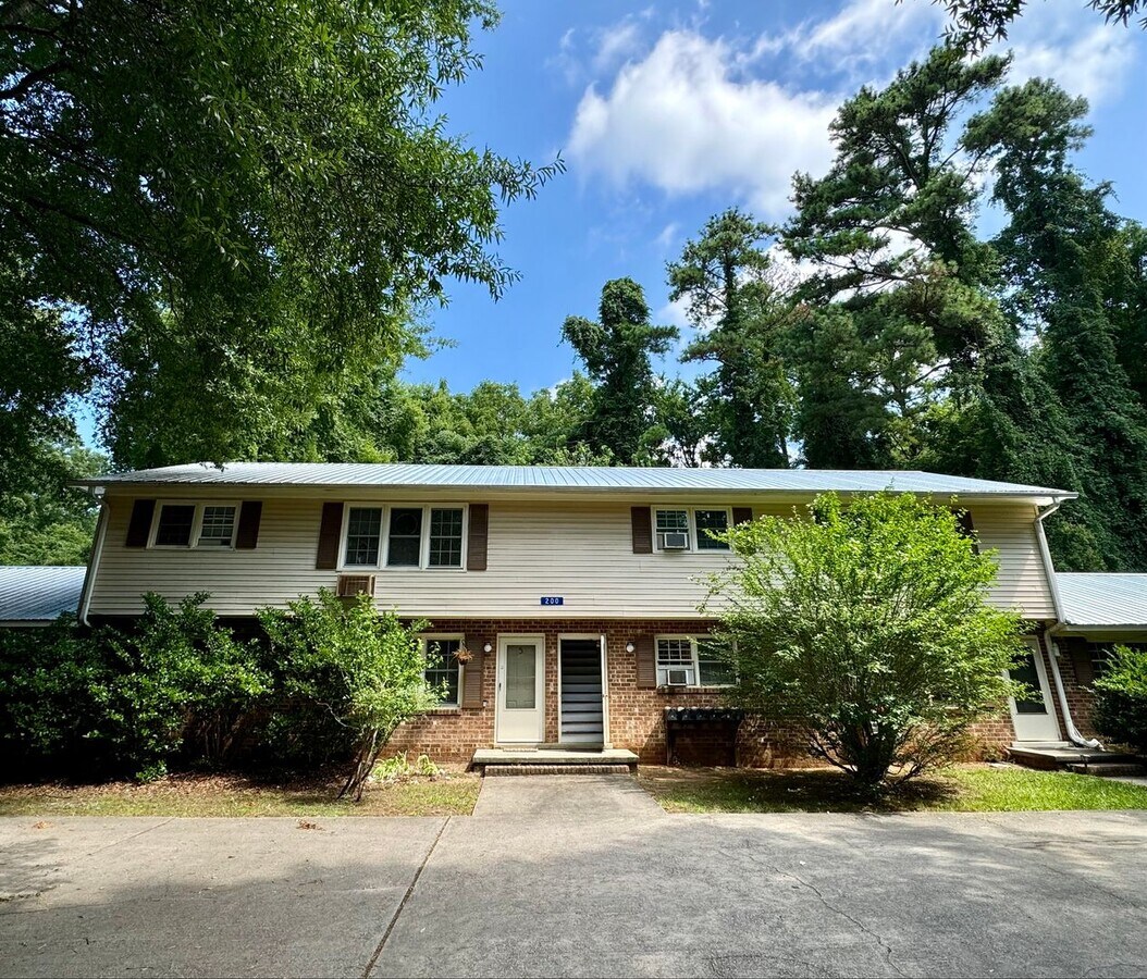 Photo - 200 W Poplar Ave Unit #5