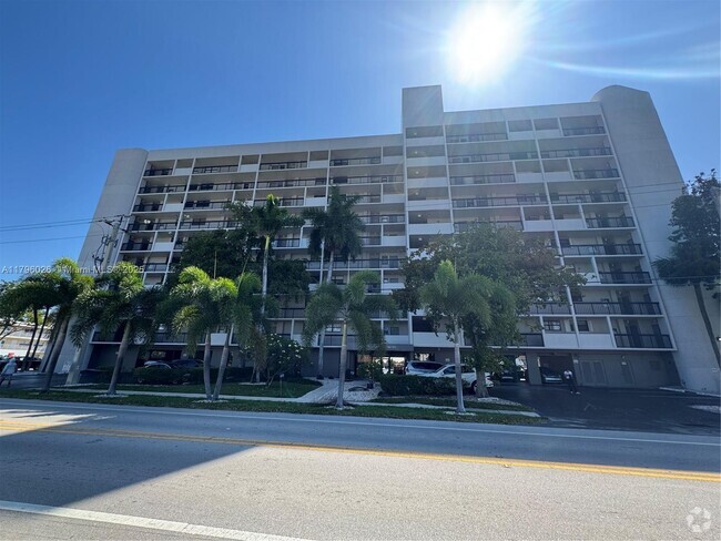 Building Photo - 4800 Bayview Dr Unit 206 Rental