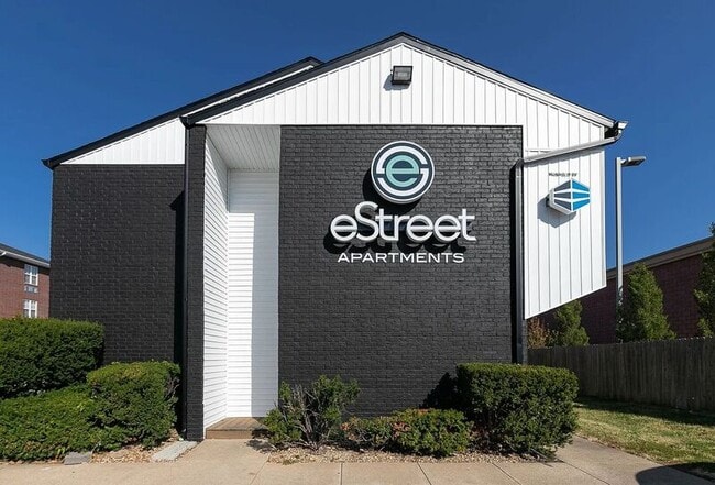 Photo - 1147 E Elm St Unidad 8