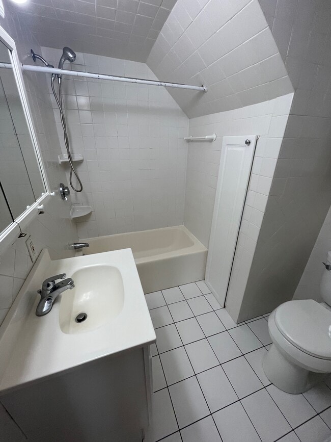 Photo - 9 Locke St Unit 1