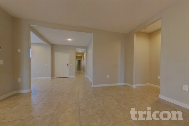 Photo - 30033 W Cheery Lynn Rd