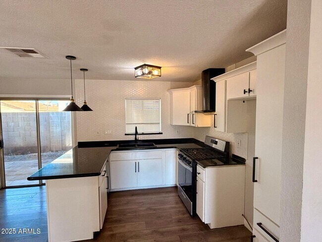 Photo - 2002 E St Anne Ave