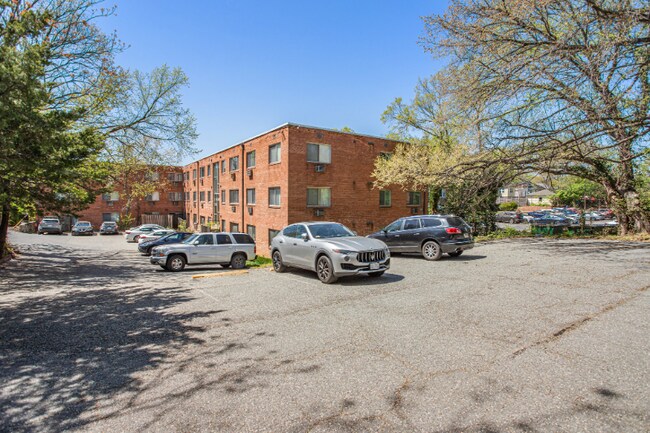 Photo - 4465 MacArthur Blvd NW Apartamento Unidad 8