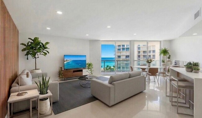 Building Photo - Spacious 2-Bed, 2-Bath Condo in the Heart of Sunny Isles Beach Unit 932