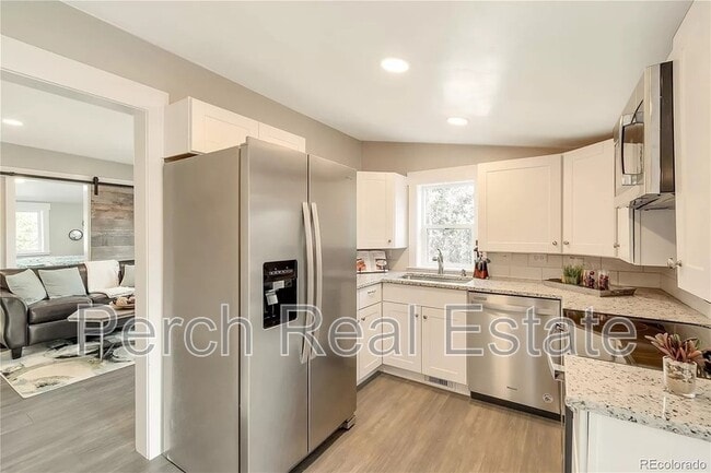 Photo - 2868 Benton St