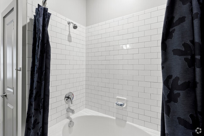 Pine 2BR,2BA - 1,150SF - Primary Bathroom